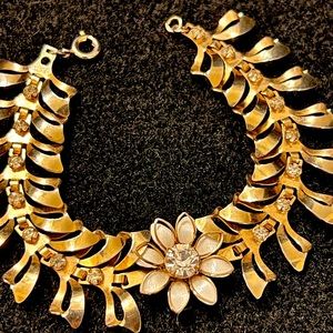 Vintage gold tone rhinestone and flower bracelet-not marked